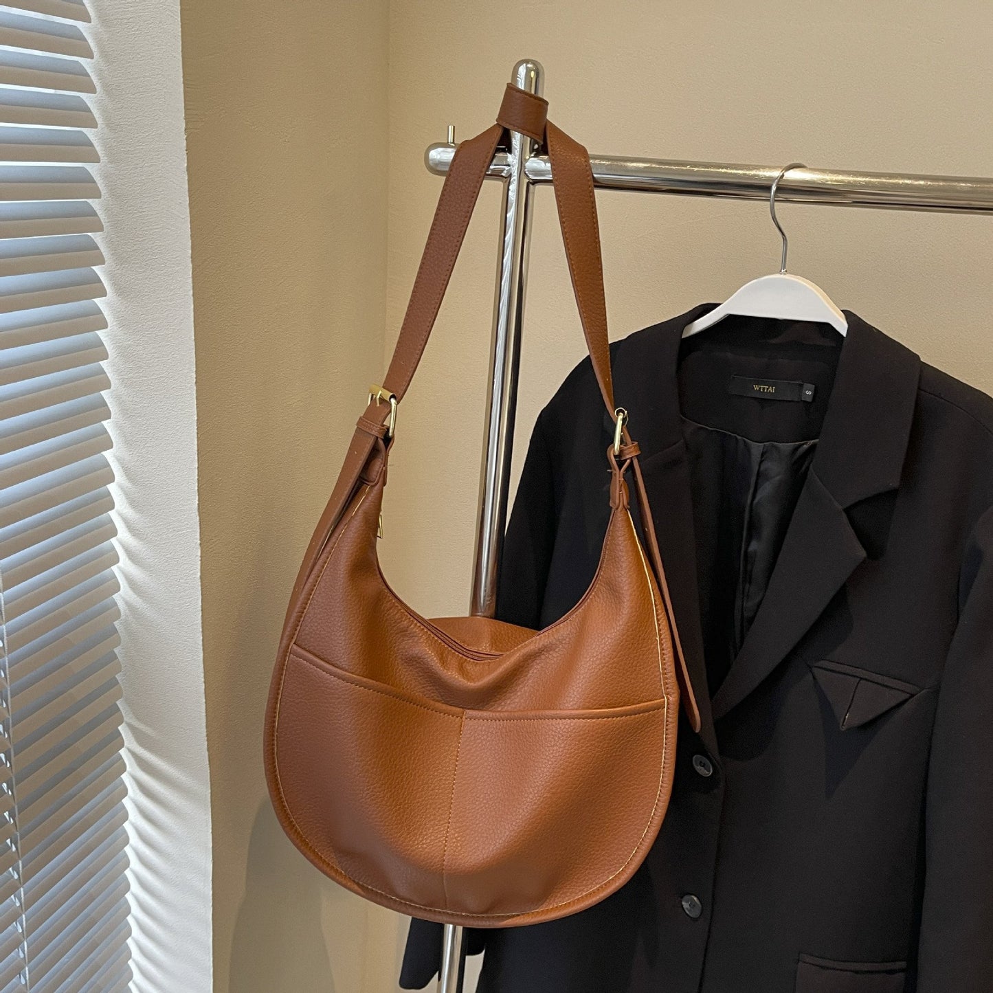 大容量クロワッサンバッグ