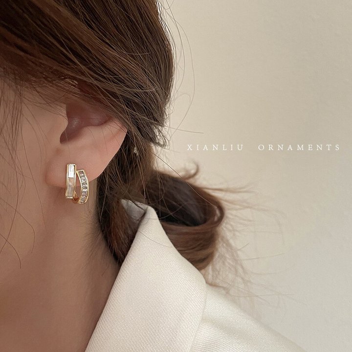 バイモシャインジルコンピアス