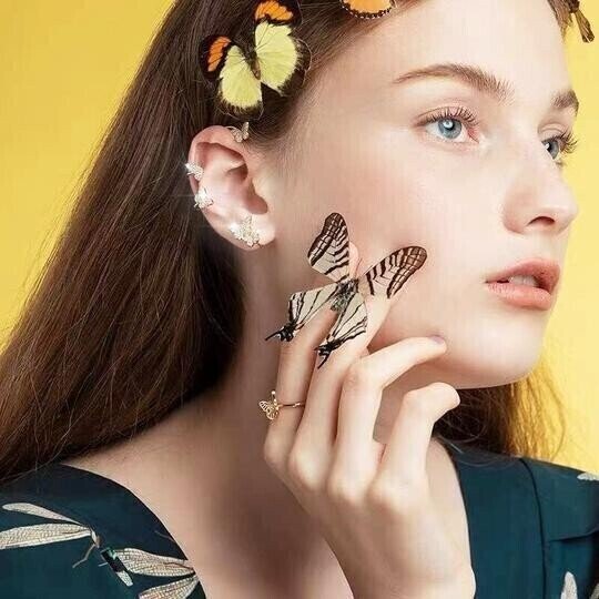 蝶のジルコニアピアス