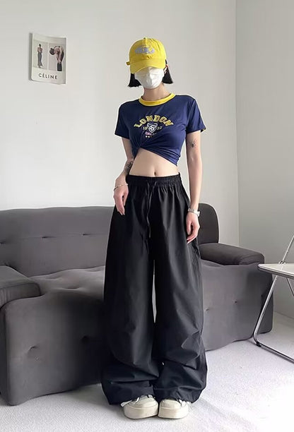 着痩せるタックナイロンパンツ