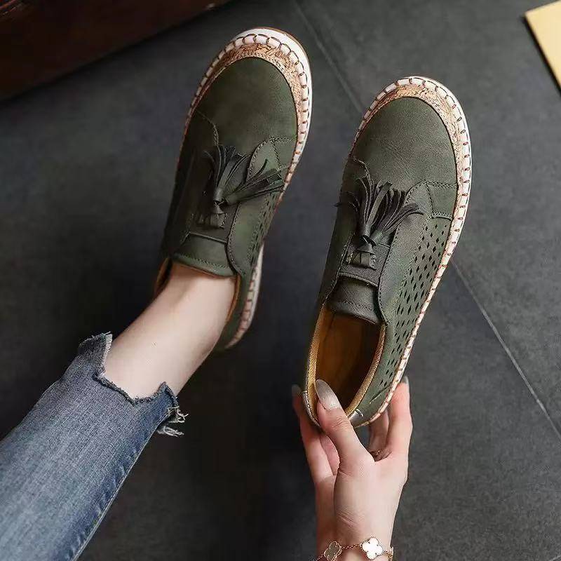 【レディーススリッポン】アッパーに上質本革を使用し、肌触りよく丈夫さを持ち、長持ちできる。